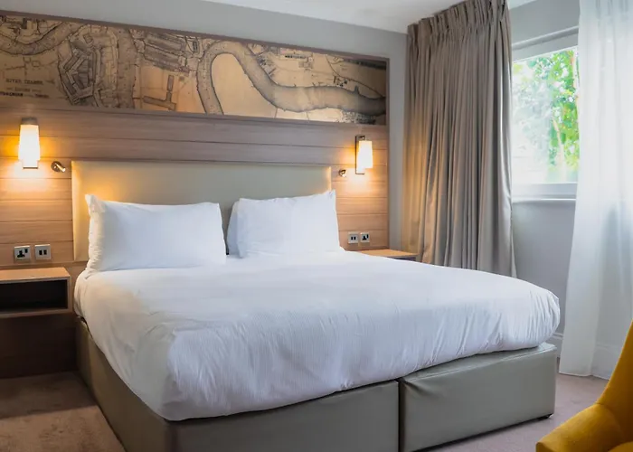 A&O London Docklands Riverside